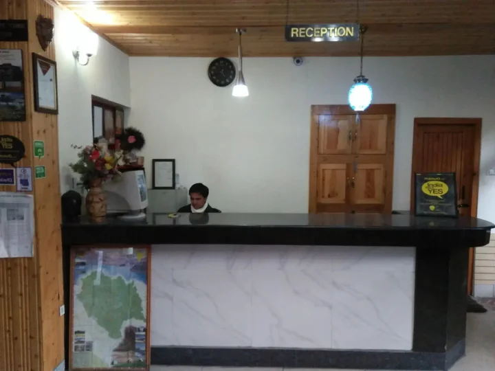 Манали: CS Shhandella Hotel