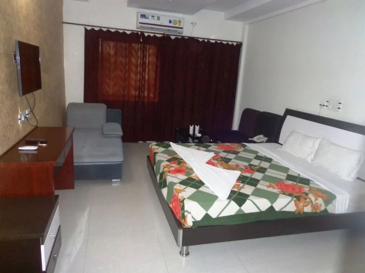 Бодх-Гая: Hotel R. K. Palace