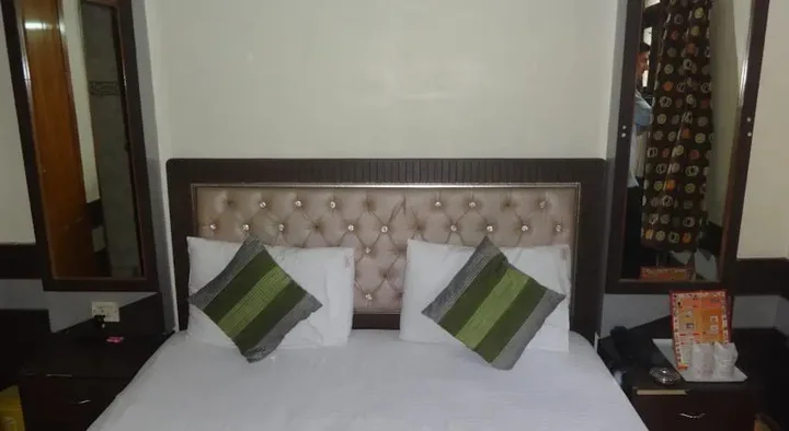 Нью-Дели: Hotel Alaska