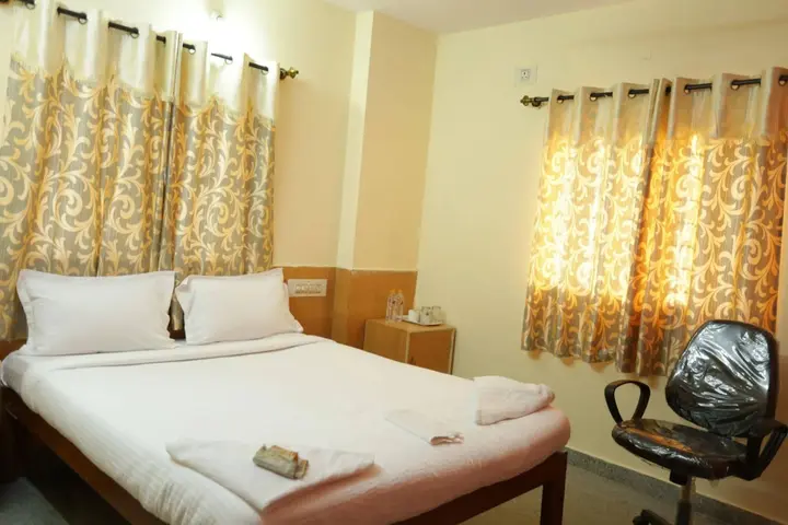 Chikkajala: Ample Inn