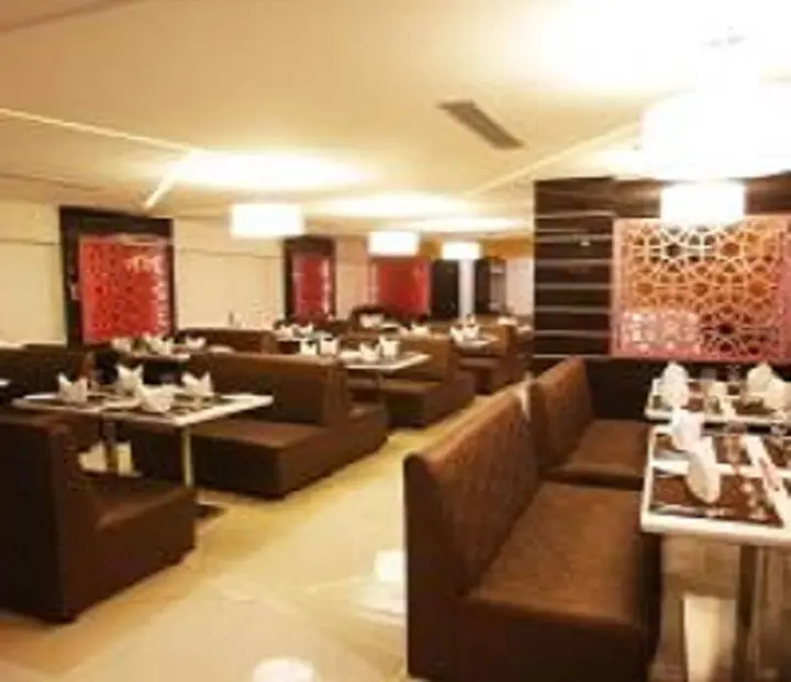 Сриперумбудур: Hilarity Inn