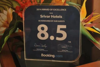 Гуруваюр: Srivar Hotels