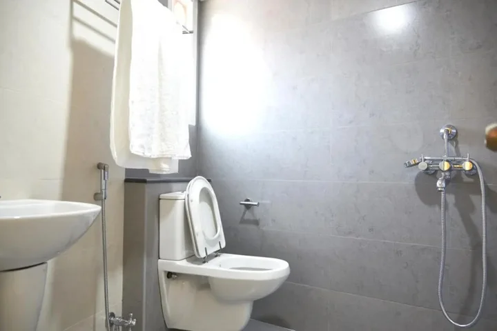 Гуруваюр: Srivar Hotels