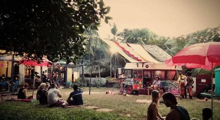 Анджуна: Red Door Hostel