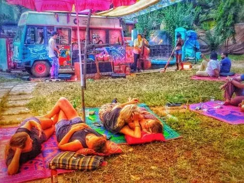 Анджуна: Red Door Hostel