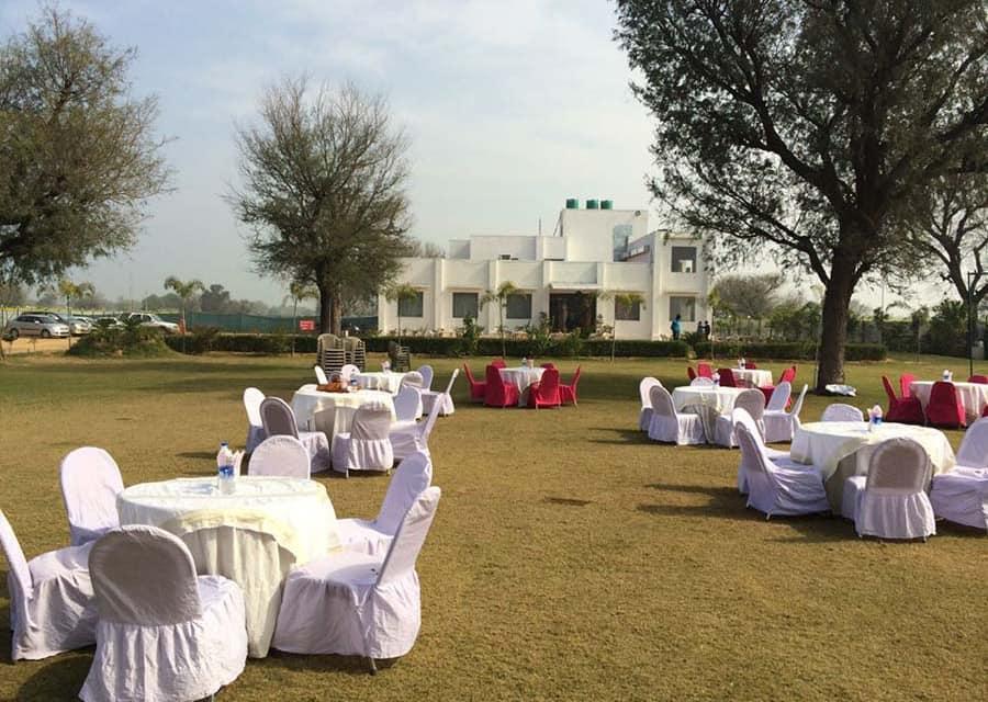 Шахджаханпур: Kesar Resort