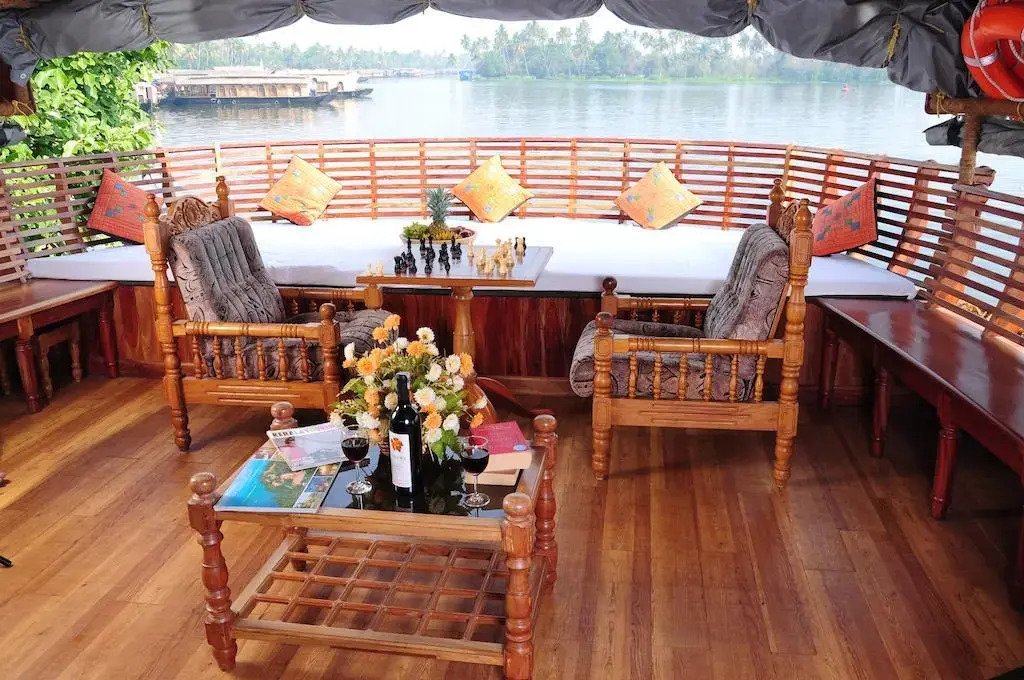 Кумараком: Skylark House Boats