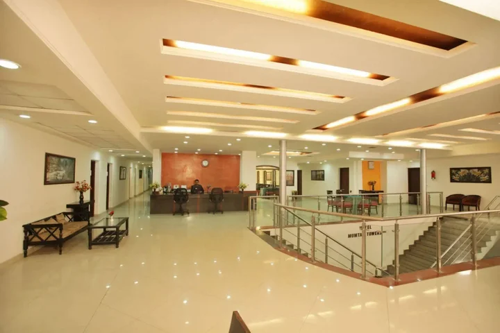 Шринагар: Hotel Grand Mumtaz Towers