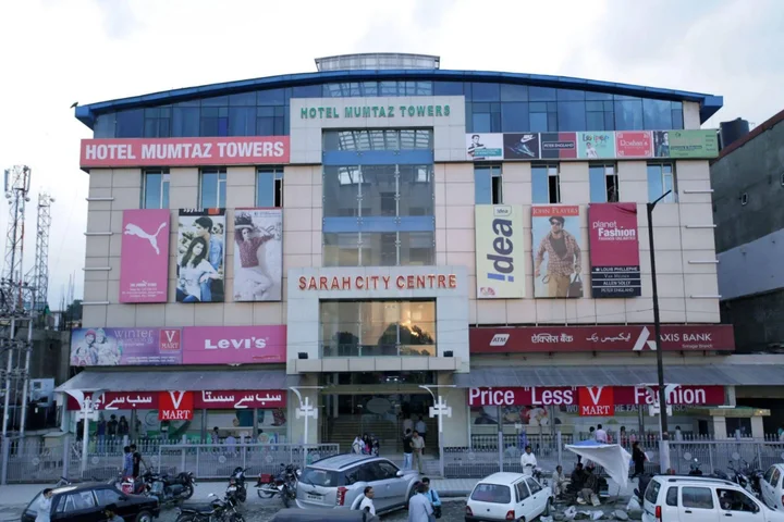 Шринагар: Hotel Grand Mumtaz Towers