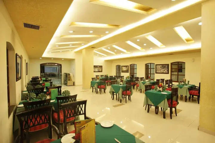 Шринагар: Hotel Grand Mumtaz Towers