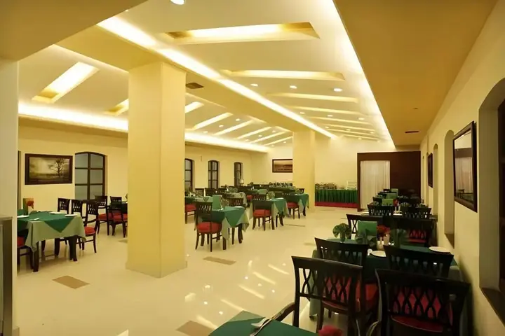 Шринагар: Hotel Grand Mumtaz Towers