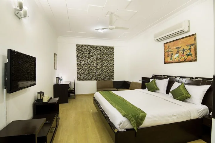 Гуруграм: Treebo Four Sight Sector - 14 Gurgaon