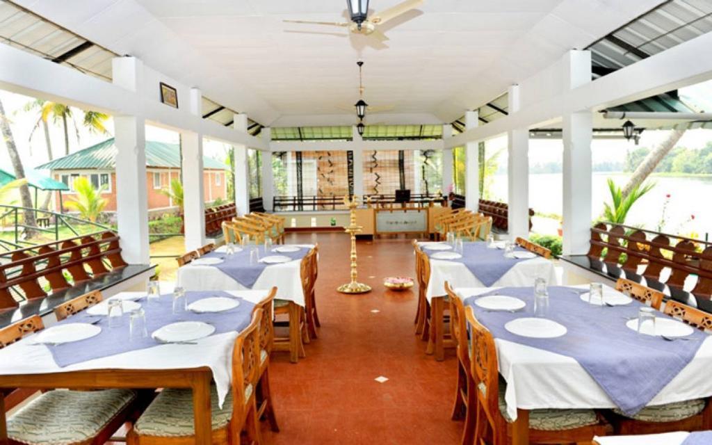 Чампакулам: Riverine Resort