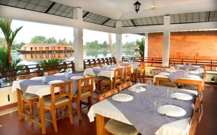 Чампакулам: Riverine Resort