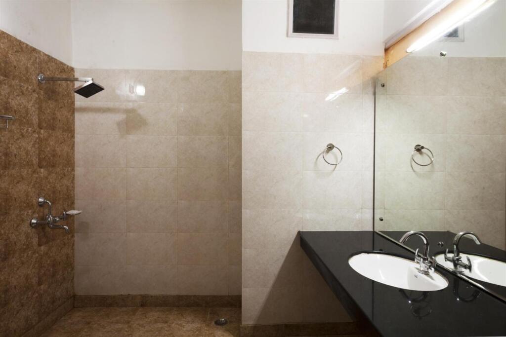 Катра: Hotel Asia Shripati