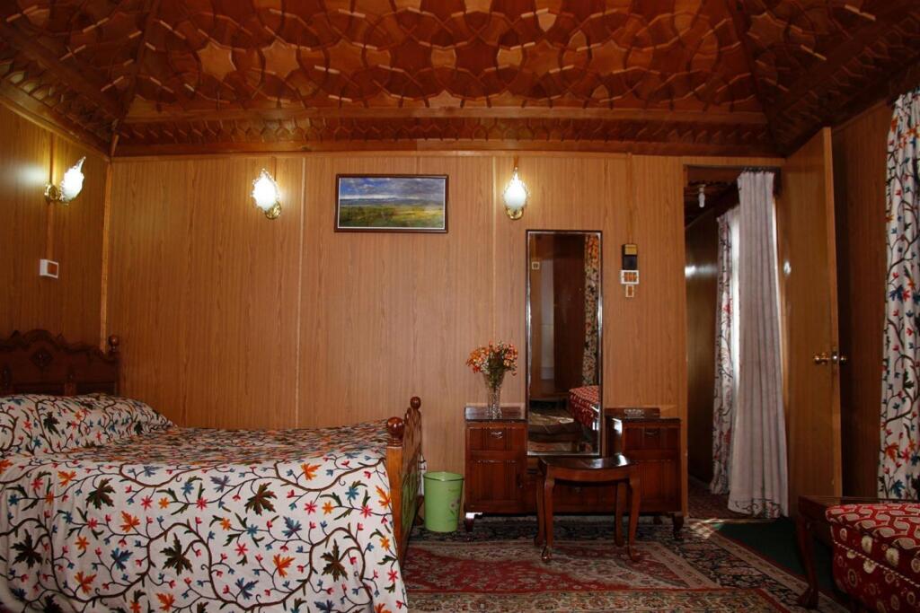 Holiday Inn Group of Houseboat — фото 1