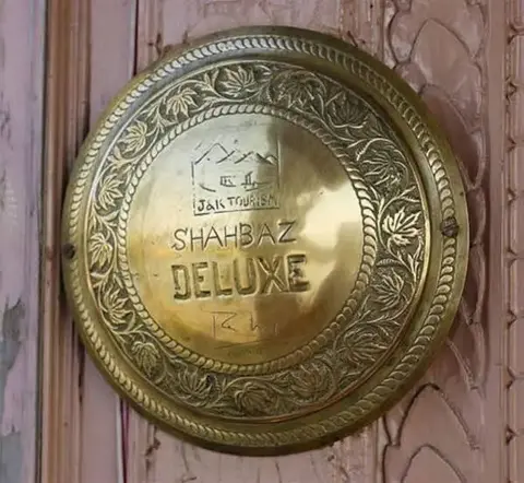Шринагар: Shahbaaz Group of Houseboats