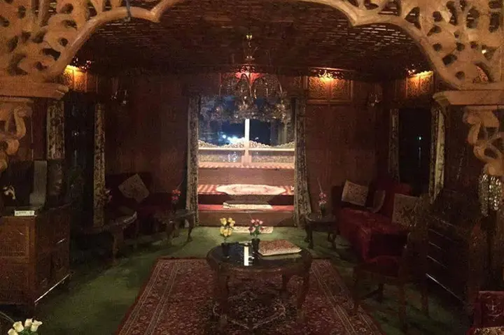 Шринагар: Shahbaaz Group of Houseboats