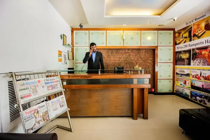 Хидерабад: Hotel SG Comforts
