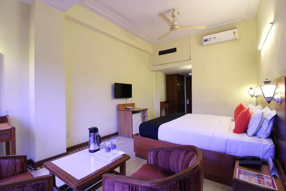 Секундерабад: Capital O 1780 Hotel Belsons Taj Mahal
