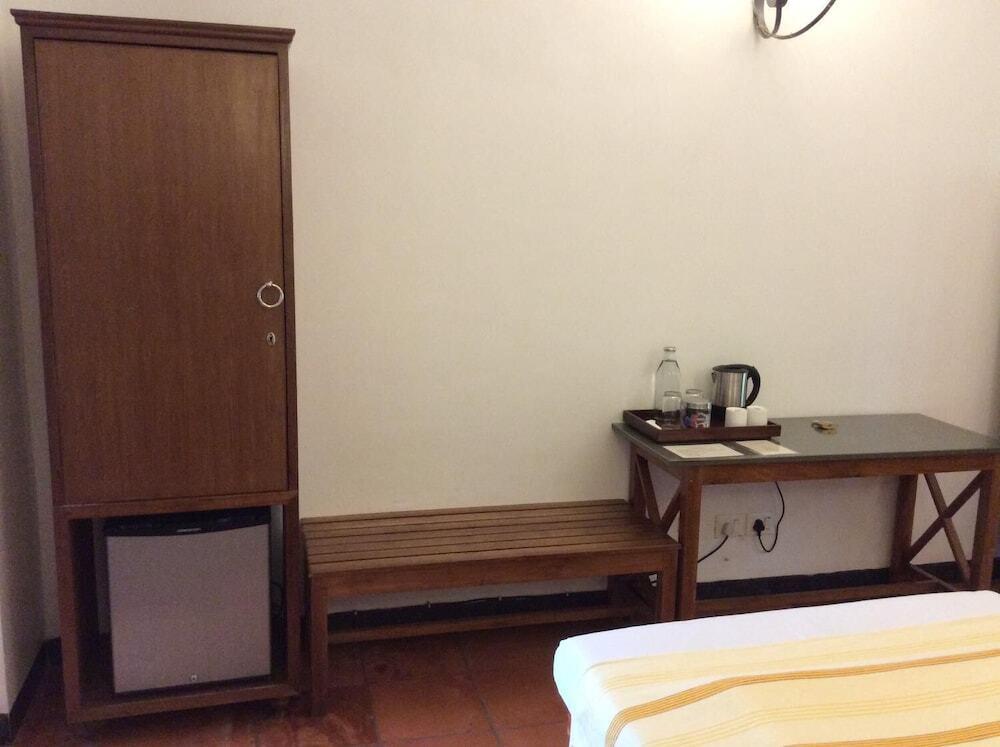 Коччи: Fort House