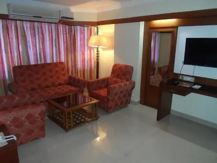 Тирупати: Hotel PLR Grand