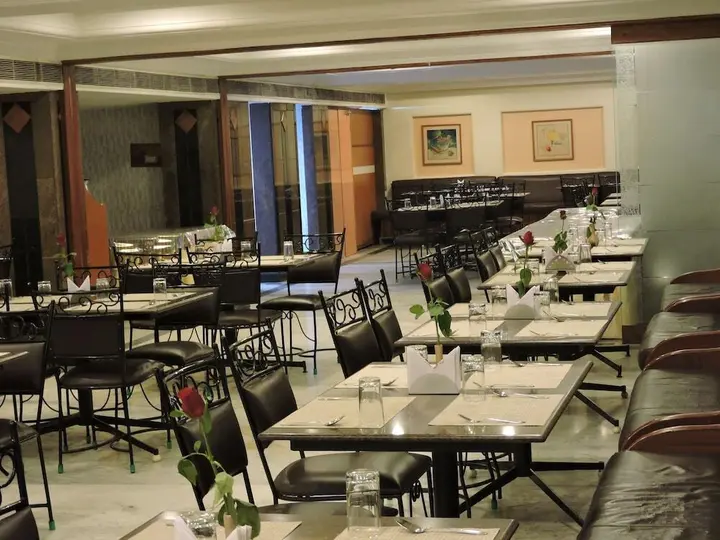 Тирупати: Hotel PLR Grand