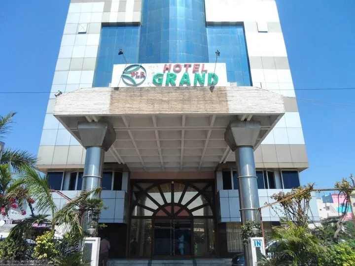 Тирупати: Hotel PLR Grand