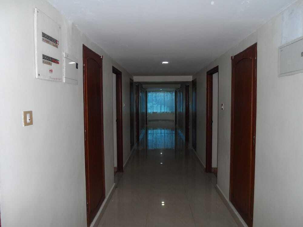 Тирупати: Hotel PLR Grand