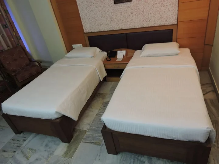 Тирупати: Hotel PLR Grand