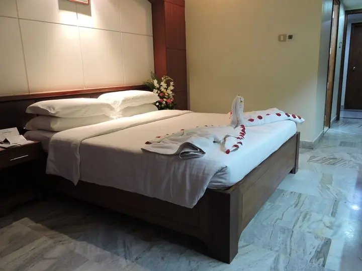 Тирупати: Hotel PLR Grand