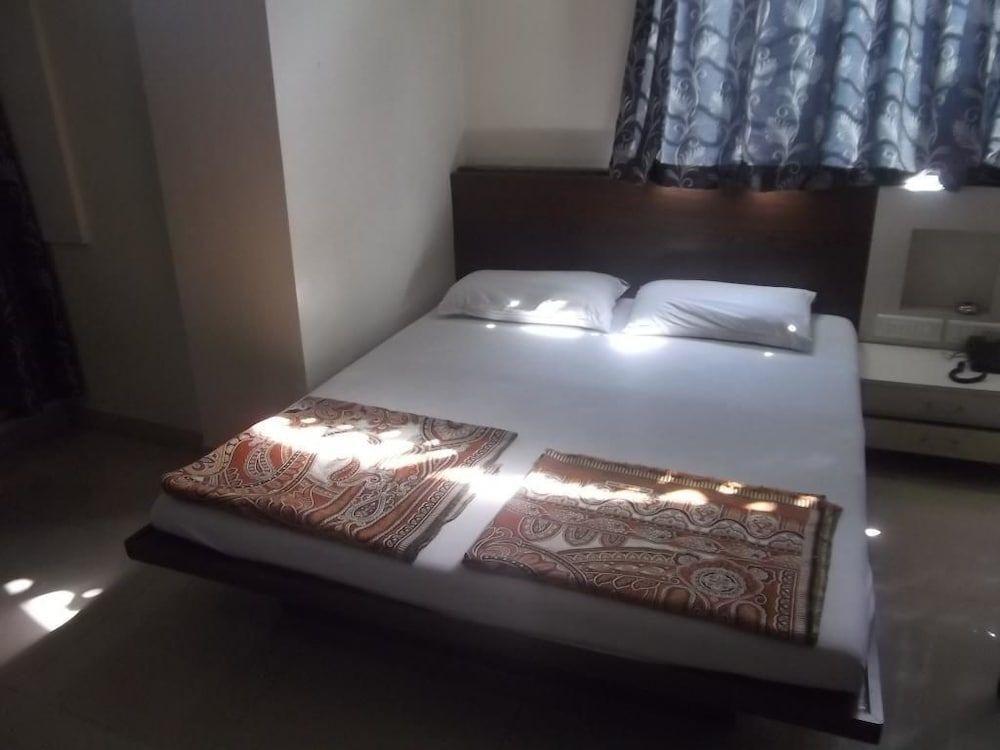 Нашик: Hotel Rajshree Lodging