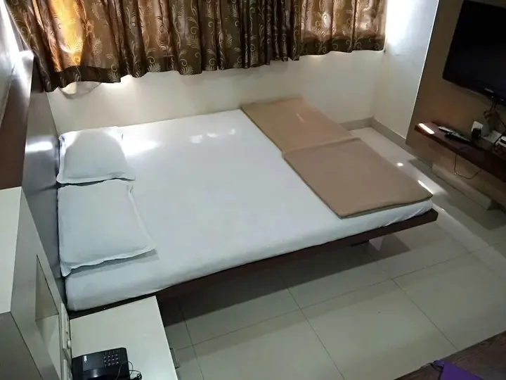 Нашик: Hotel Rajshree Lodging