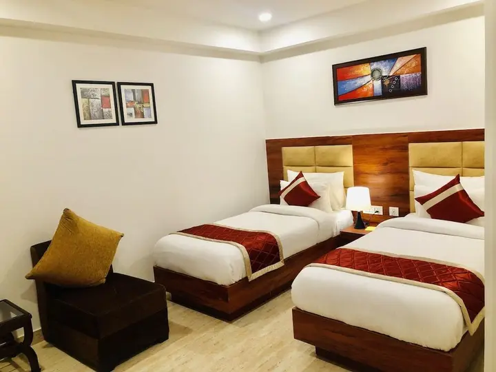 Нью-Дели: Red Crown Hotel