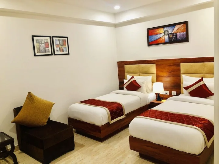 Нью-Дели: Red Crown Hotel