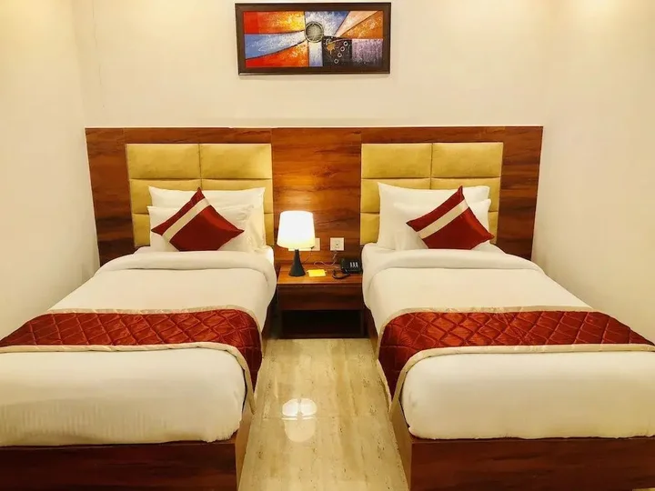 Нью-Дели: Red Crown Hotel
