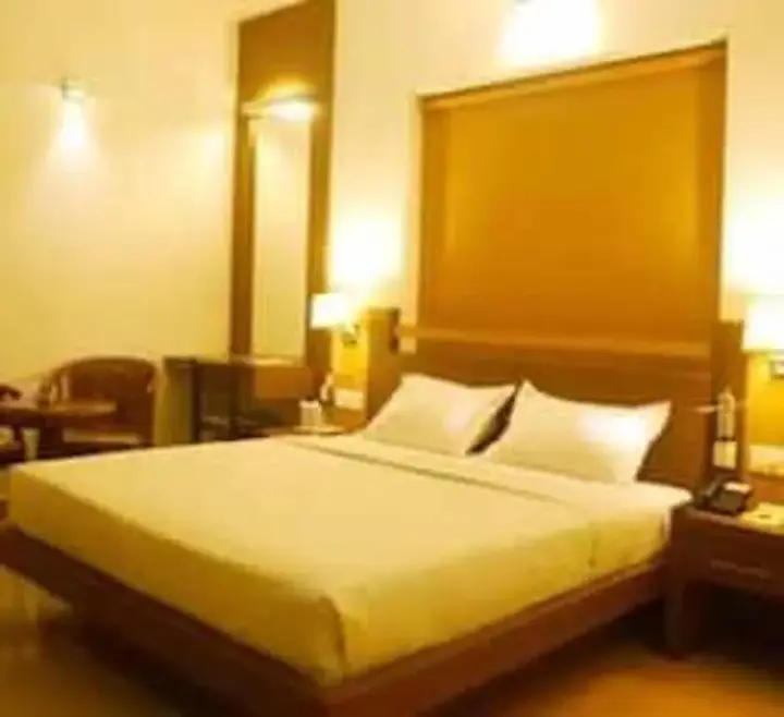 Кондотти: Hotel Monad