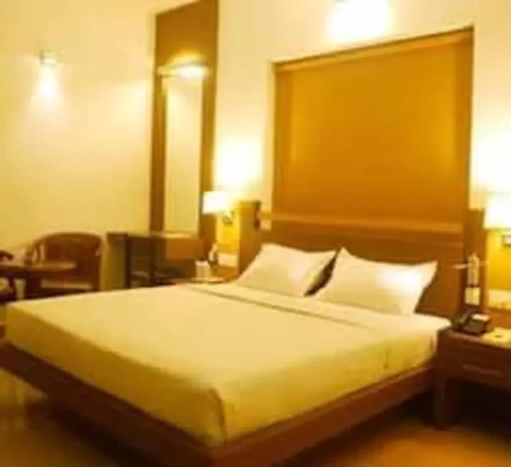 Кондотти: Hotel Monad