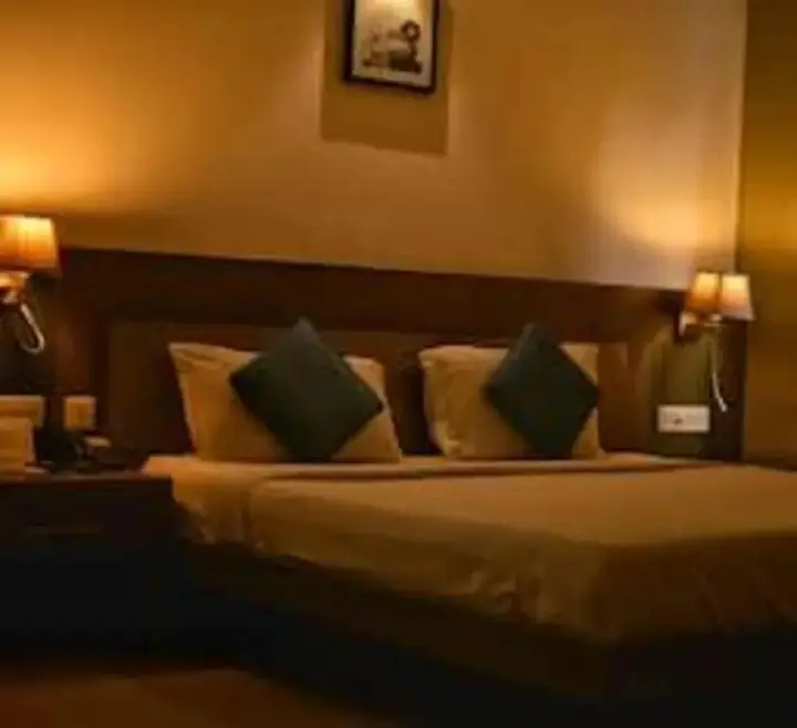 Кондотти: Hotel Monad