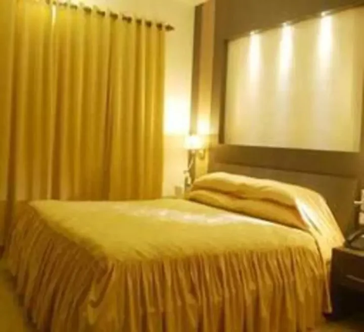 Кондотти: Hotel Monad