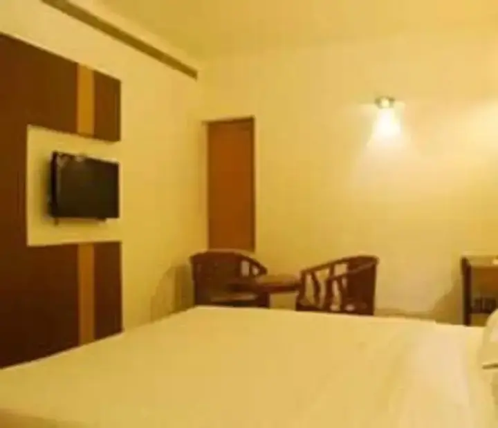 Кондотти: Hotel Monad