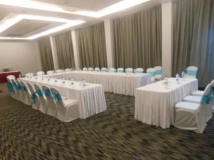 Фаридабад: Hotel Saffron Kiran