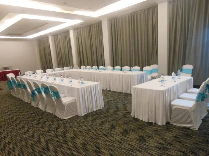 Фаридабад: Hotel Saffron Kiran
