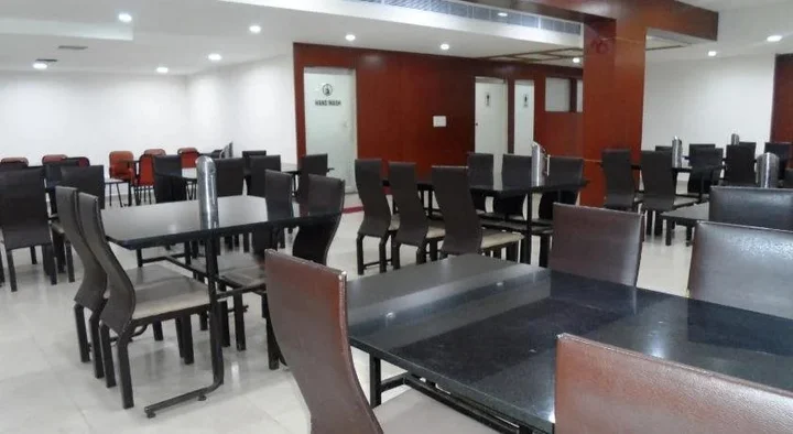 Тирупати: Hotel Bhimas Paradise