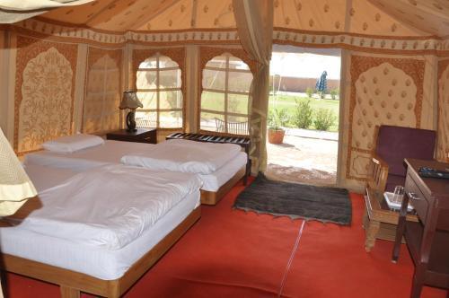 Фалоди: Kurja Camp