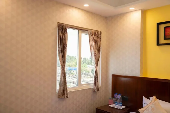 Соманур: Vits By Spree Hotels Le Pebble