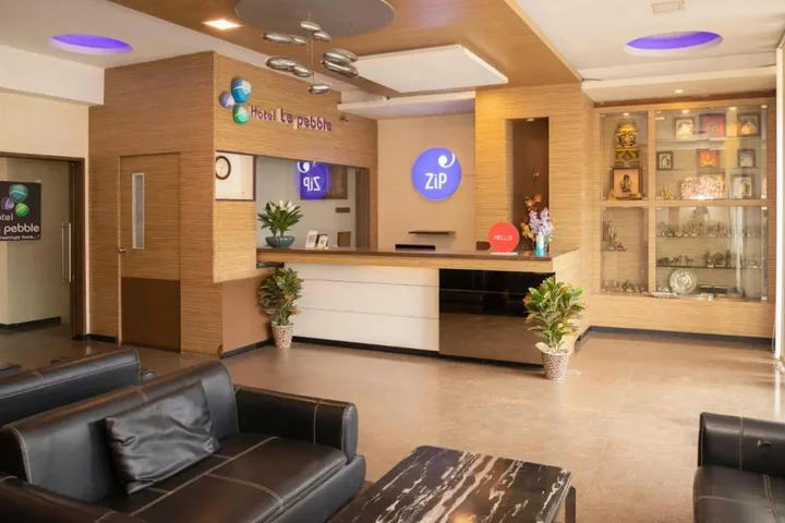 Соманур: Vits By Spree Hotels Le Pebble