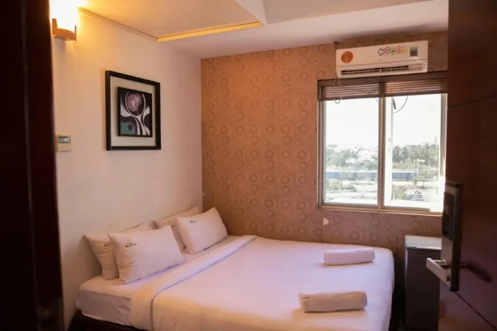 Соманур: Vits By Spree Hotels Le Pebble