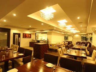Кота: Hotel Surya Plaza
