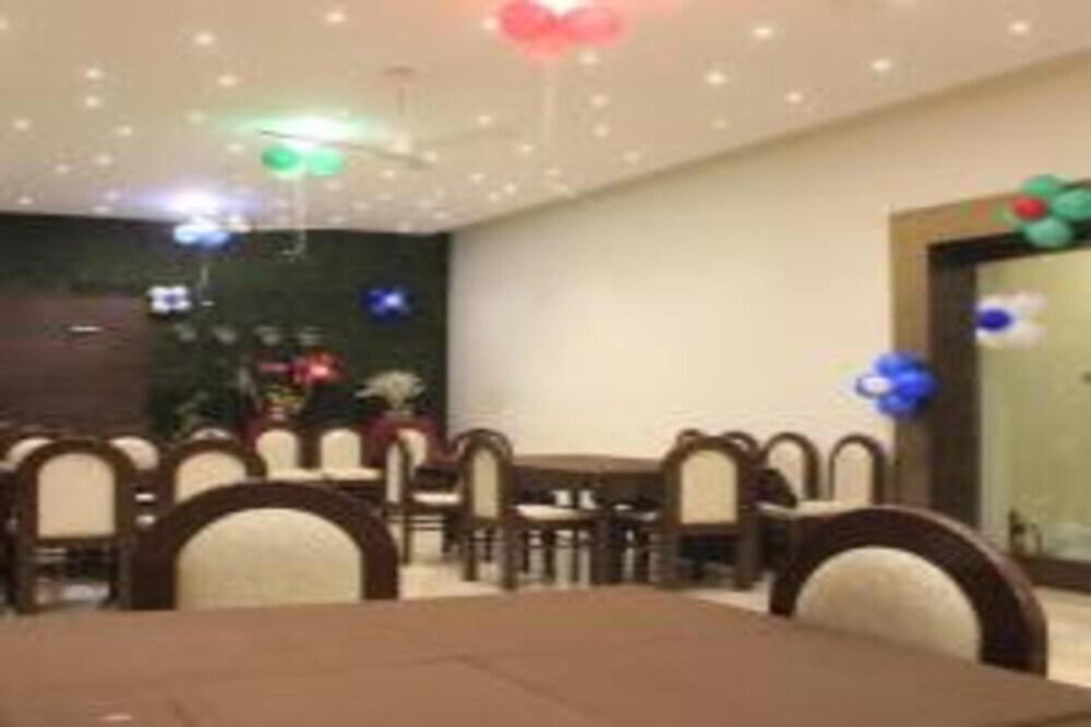 Кота: Hotel Surpin Palace